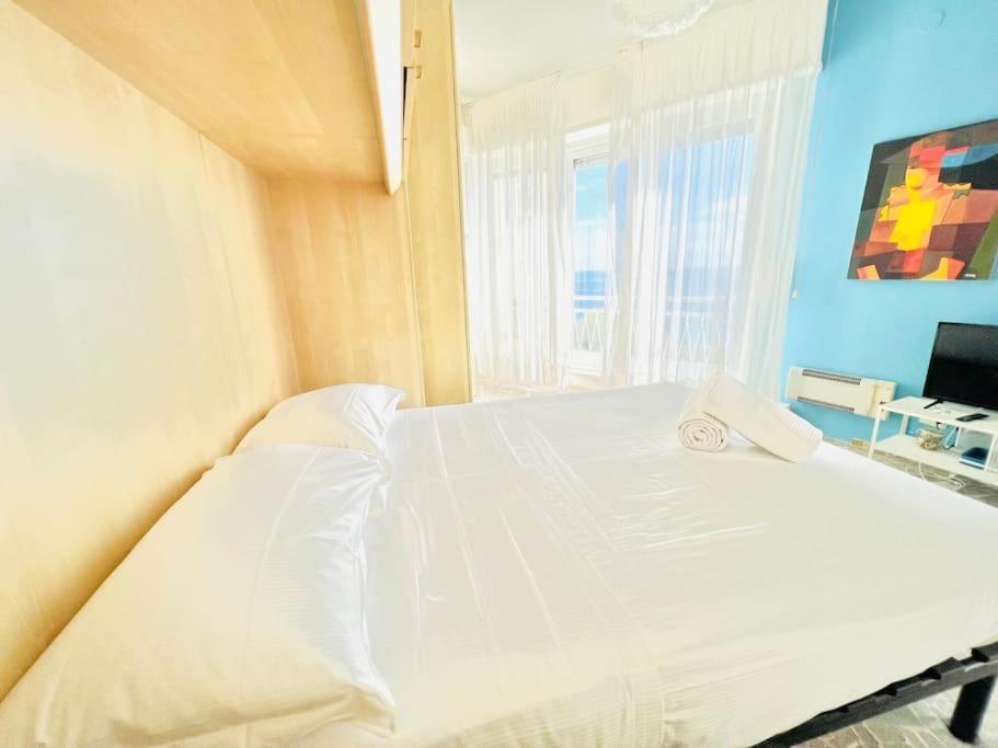 Suite Sunset 21 - Fronte Mare Сан Ремо Екстериор снимка